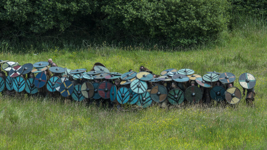 Vikings shield wall