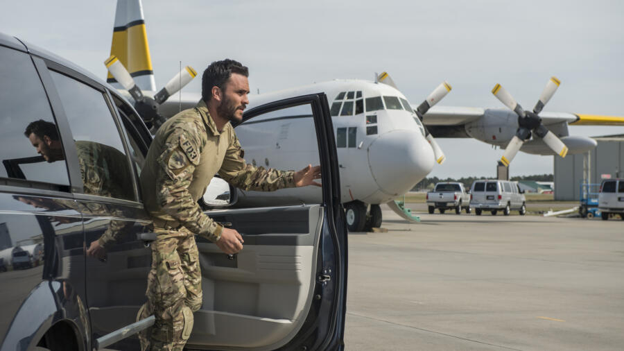 Juan-Pablo Raba as Ricky "Buddha" Ortiz, SIX
