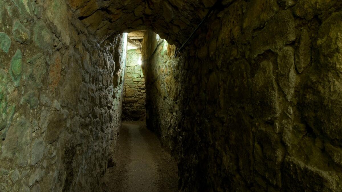 A supply and escape tunnel under the city of Akko