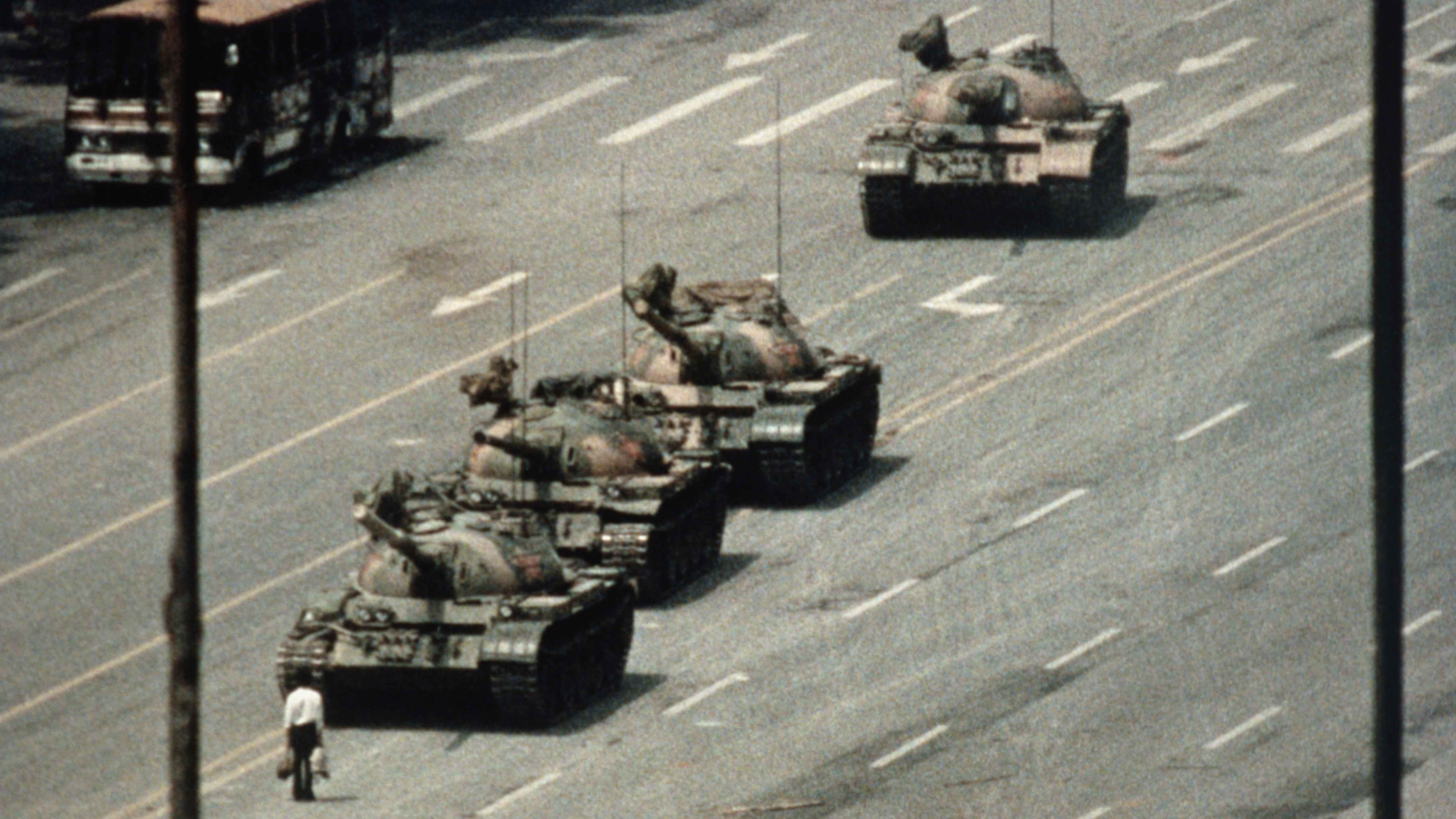 tank man tiananmen square video