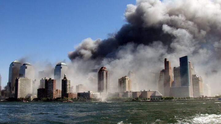 Smoke-filled Manhattan skyline on September 11, 2001