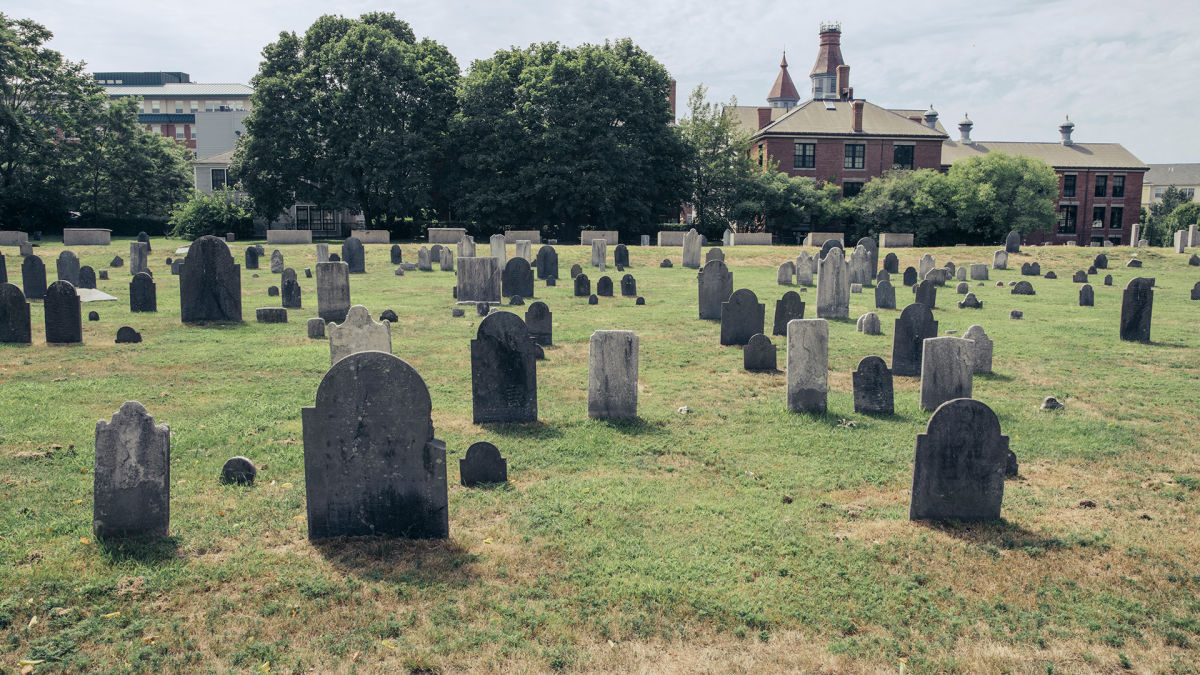  7 Famously Haunted Places Around the US