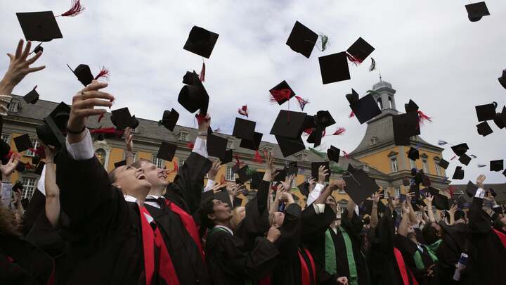The History Behind ‘Pomp & Circumstance’ and 8 Other Graduation Traditions