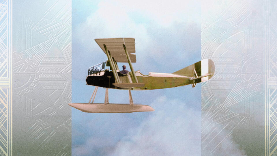 a photo of a plane from the 1930s