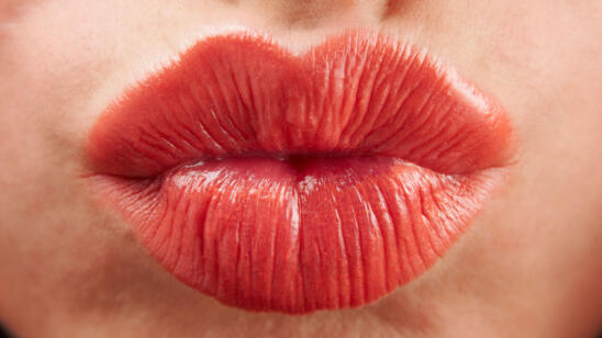 3 Reasons Why Kissing Strangers is Good for You