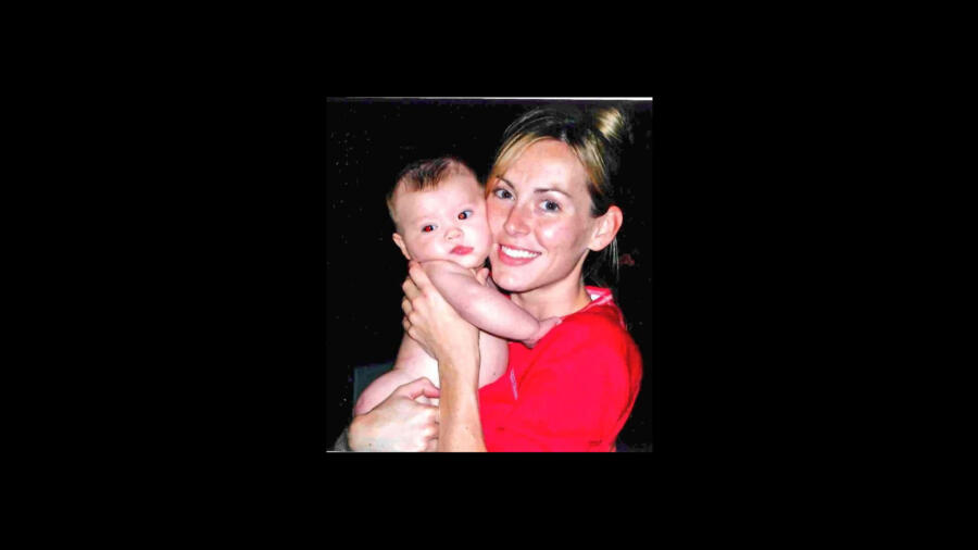 Old photo of Duck Dynasty's Jessica Robertson with her daughter Priscilla as a baby