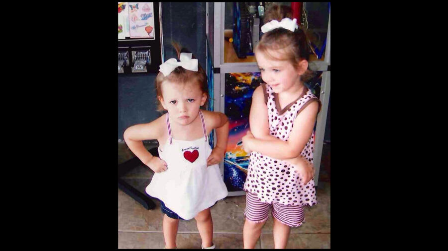 Merritt and Lily Robertson from Duck Dynasty as young children