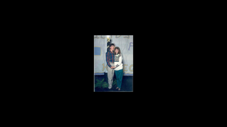 Old photo of Missy and Jase Robertson as a high school couple