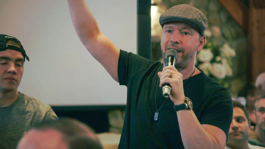 Donnie speaks to the crowd