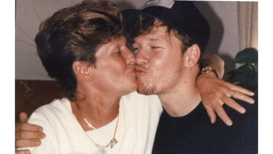 Alma shares a goofy smooch with Donnie