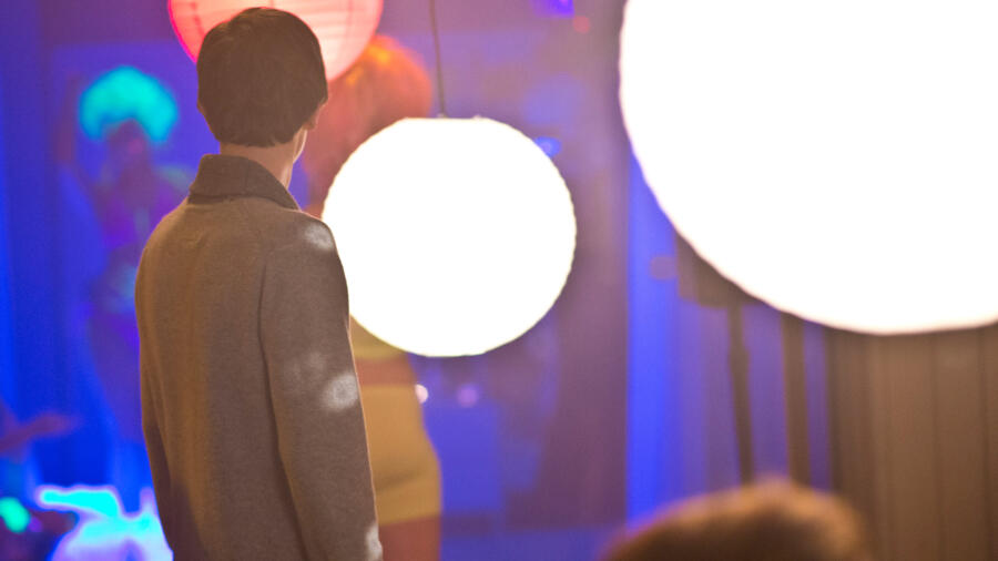 Norman Bates goes to party