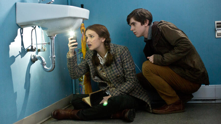 Emma and Norman find Chinese character