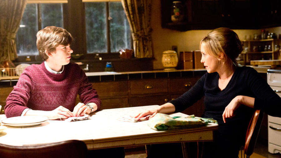 Norma has sex talk with Norman