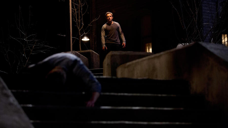 Shelby collapses as Dylan runs out