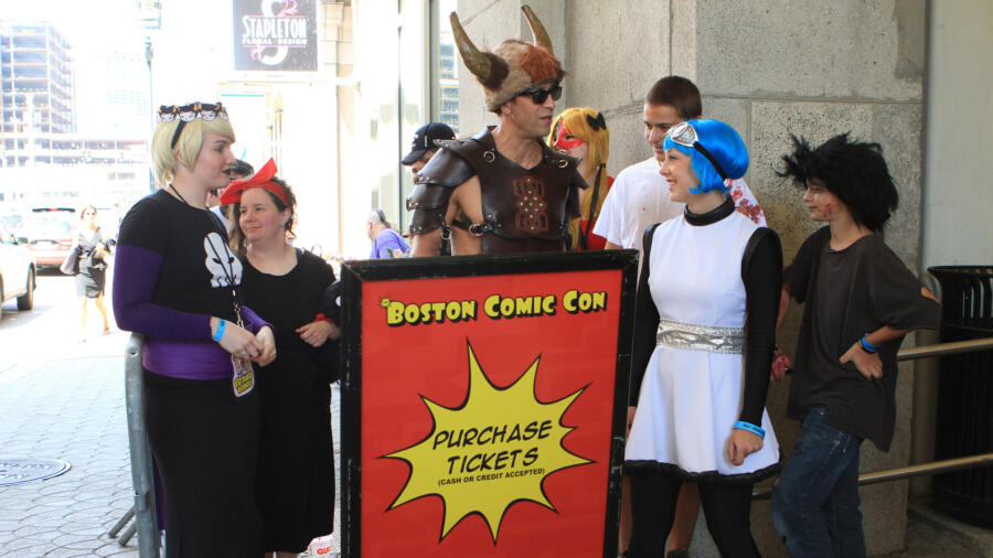 Johnny Drama and Paul's kids line up for Comic Con