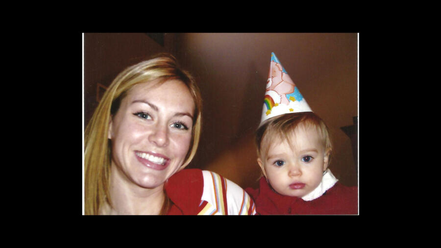 photo of Jessica and Lily Robertson on Lily's first birthday