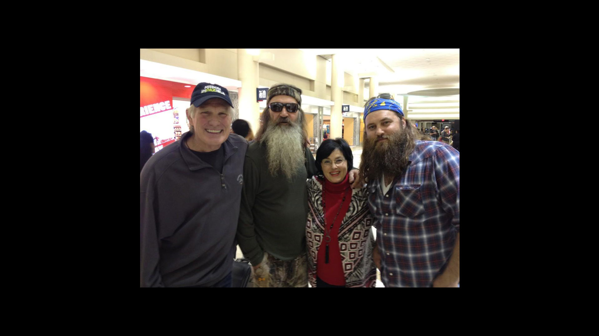 Happy Happy Happy Robertsons - Duck Dynasty | A&E