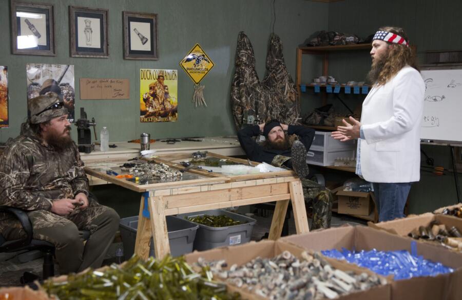 Willie Robertson tells Justin Martin and brother Jase Robertson, that Duck Commander needs to be more productive and that everyone needs to work together better.