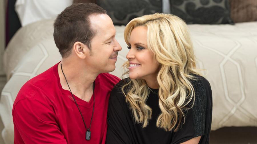 Donnie and Jenny share a look.