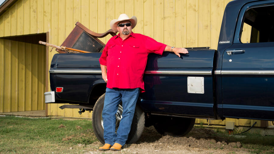 Ricky jokes about ugly items