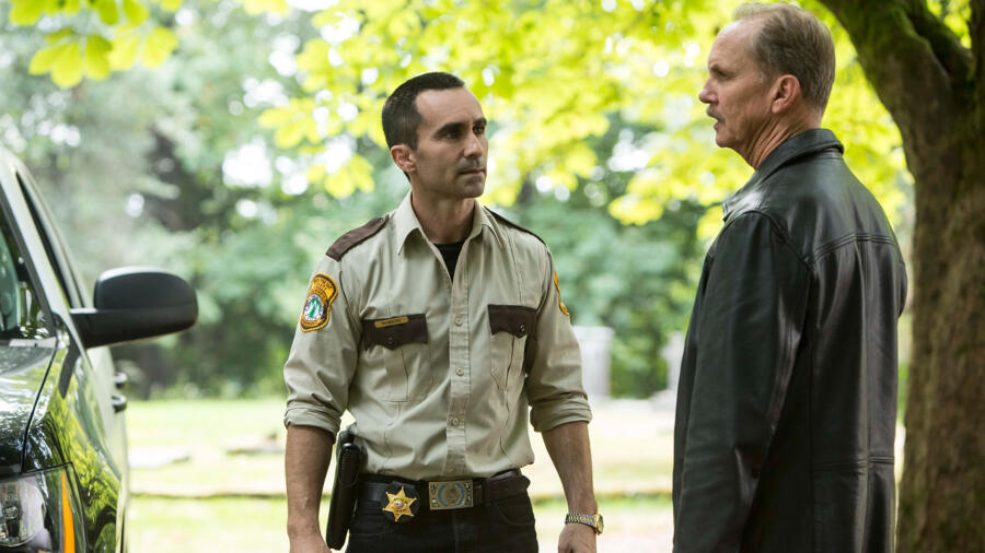 Sheriff Romero has a talk with Nick Ford