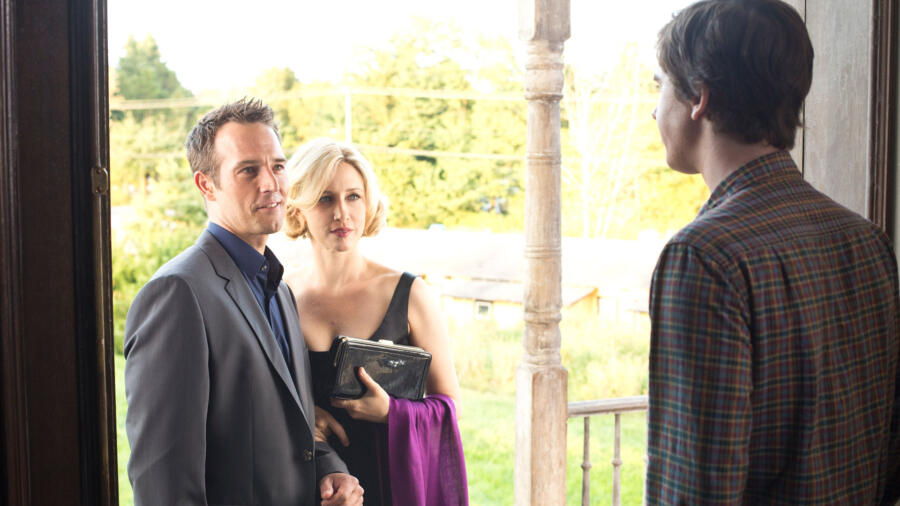 George assures Norman that he'll get Norma home safe.