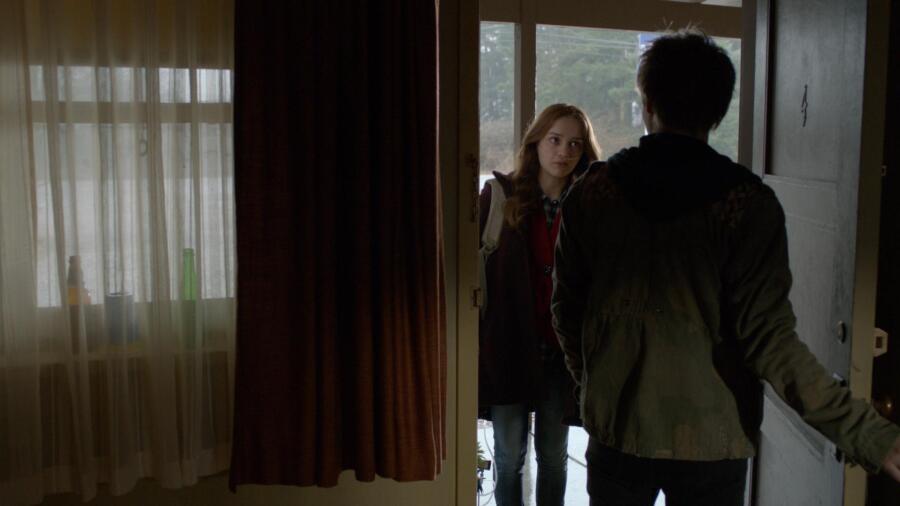 Bates Motel employee Emma confronts trimmer