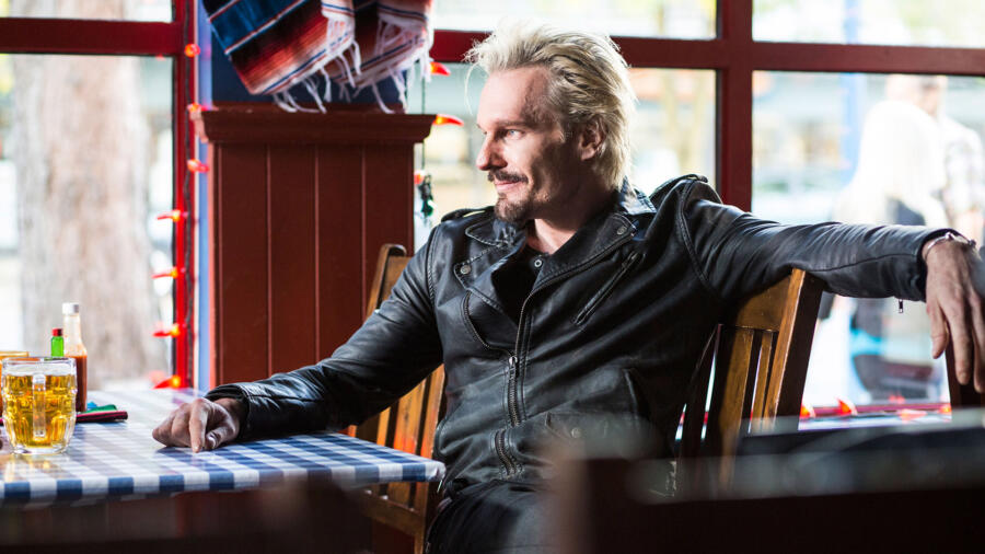 Zane meets with Dylan