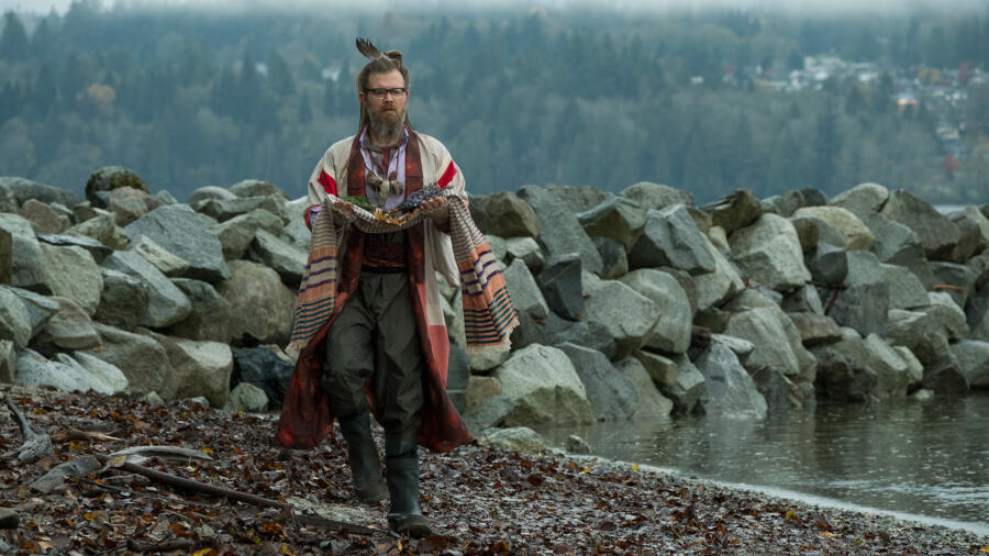 Chick (Ryan Hurst) prepares a viking-style funeral for Caleb.
