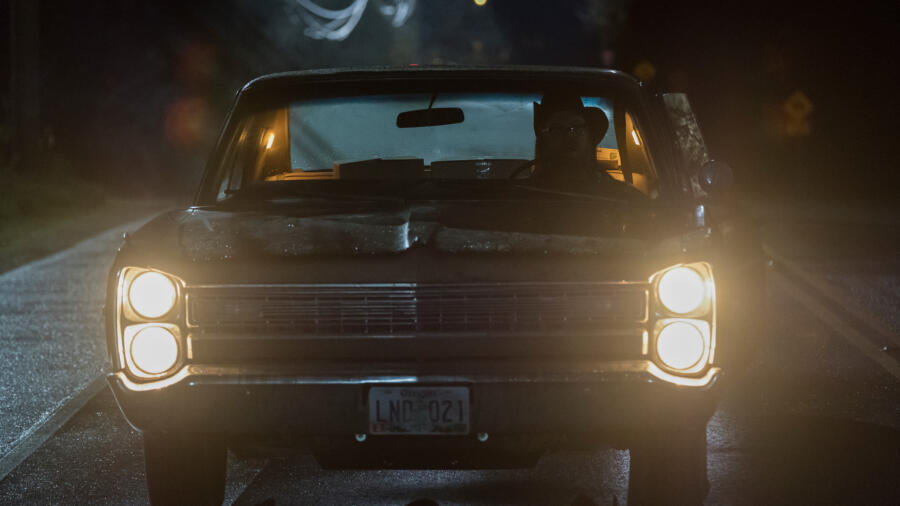 Chick (Ryan Hurst) is driving home.