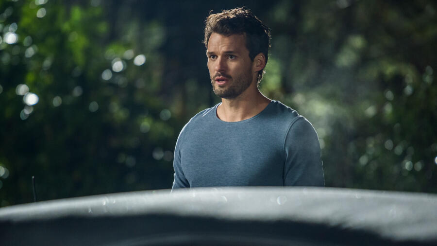 The noise brings Sam (Austin Nichols) outside.