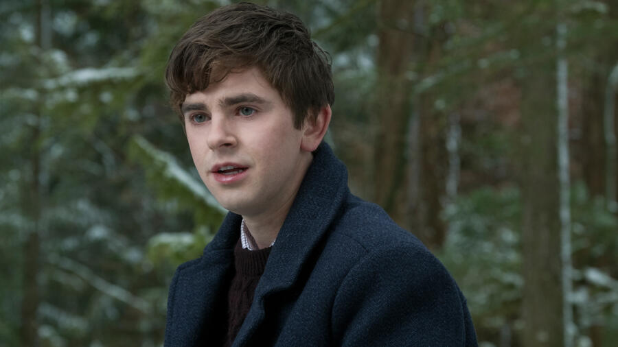 Norman assures his mother's corpse.