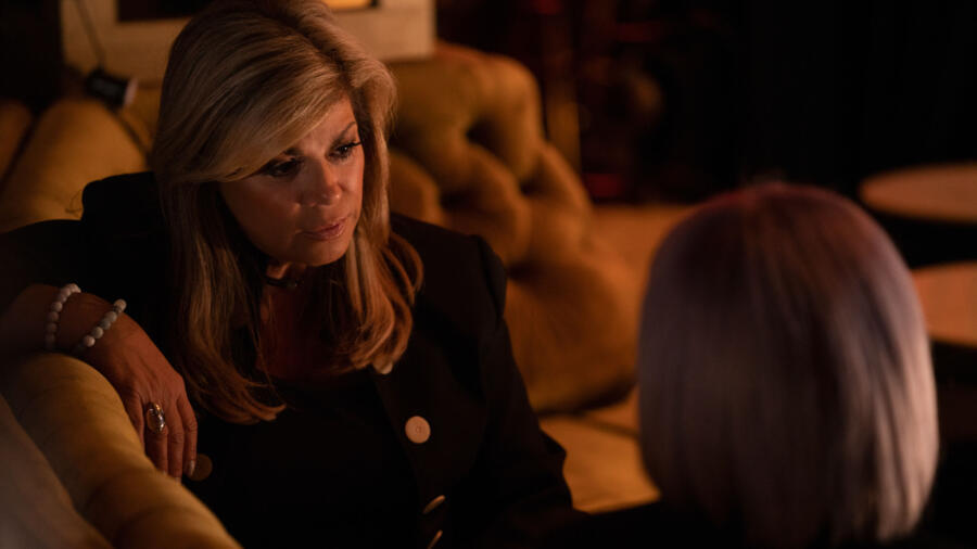 Kim Russo listens to Kelly Osbourne on Celebrity Ghost Stories