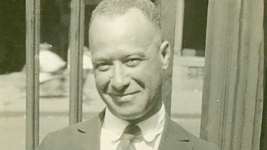 John E. Amos, FBI agent