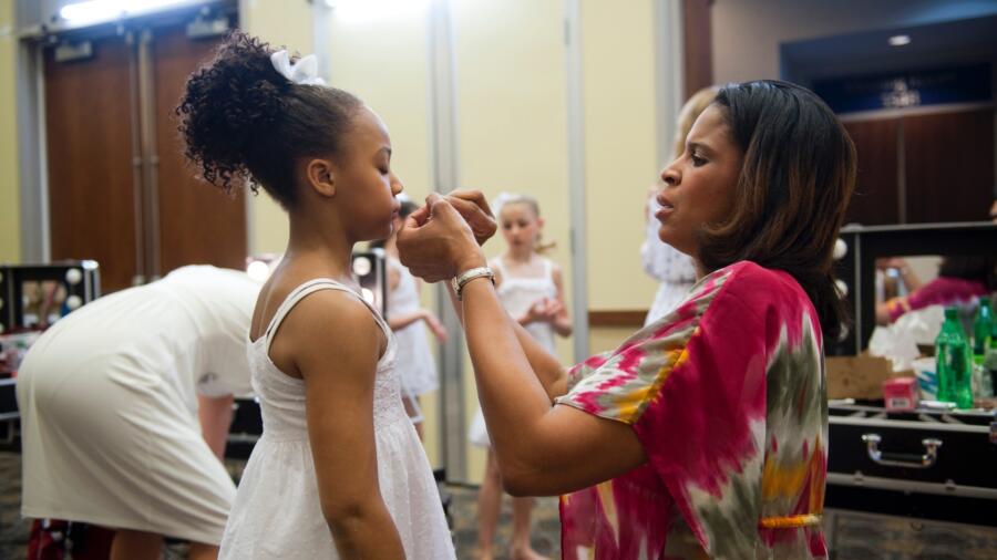 Season 1 - Dance Moms | Lifetime - How Many Episodes Are In Dance Moms Season 1