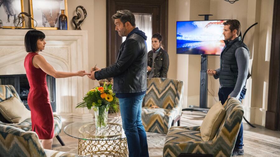 UnREAL Season 3, Episode 1