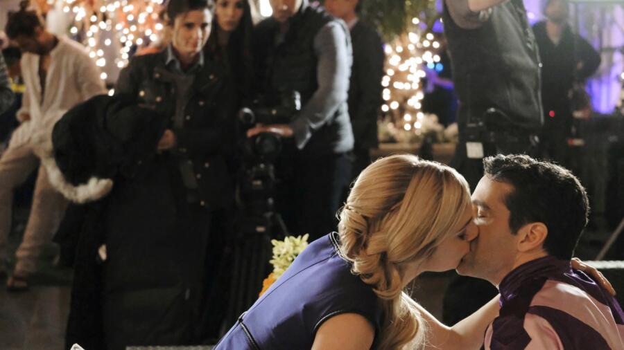 UnREAL Season 3, Episode 1