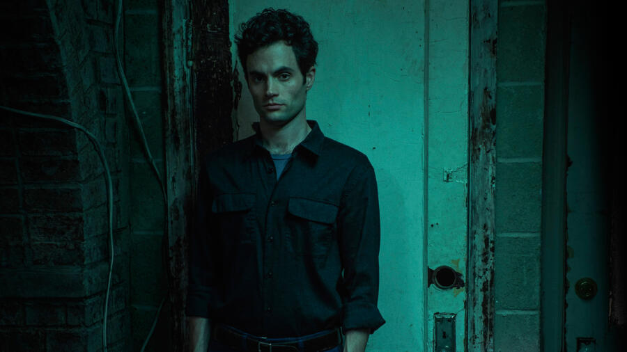 Penn Badgley as Joe in YOU Season 1