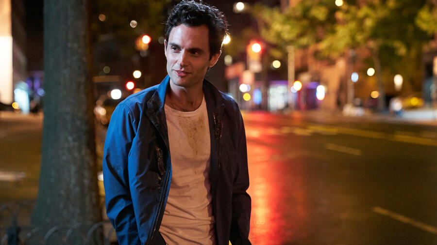 Penn Badgley as Joe in YOU Season 1