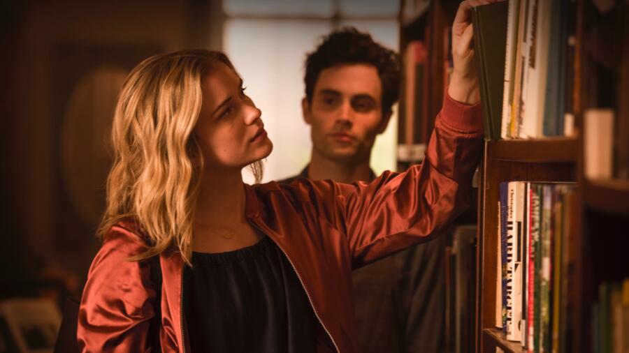 Elizabeth Lail as Beck and Penn Badgley as Joe in YOU Season 1