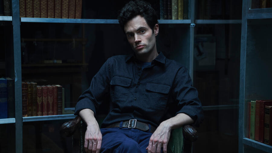 Penn Badgley as Joe in YOU Season 1