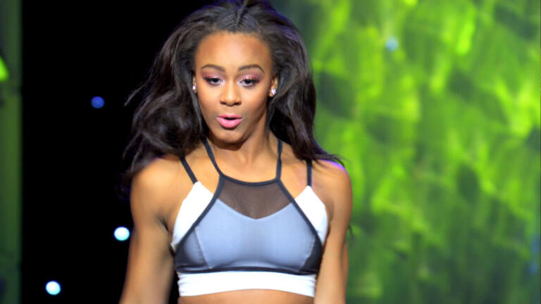 Nia Performs "Slay" thumbnail