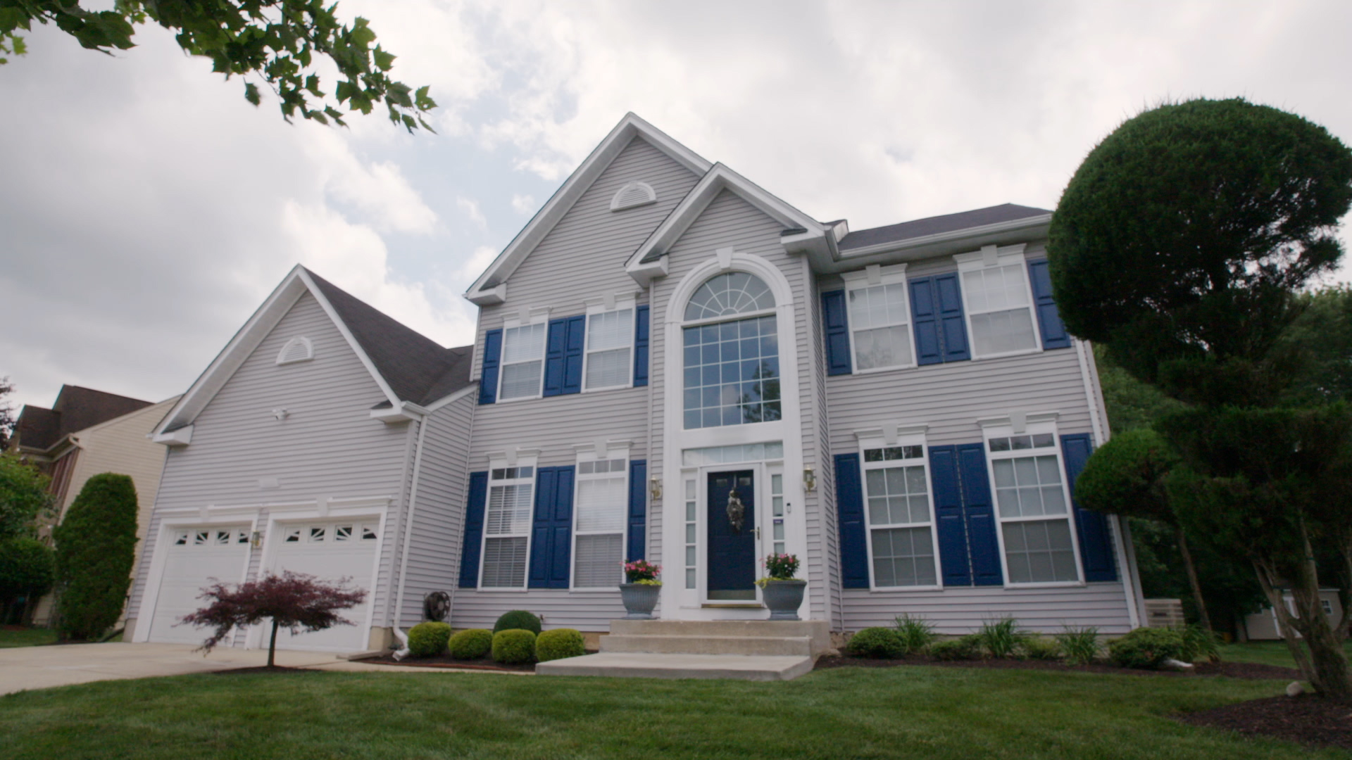 his mother's house watch online