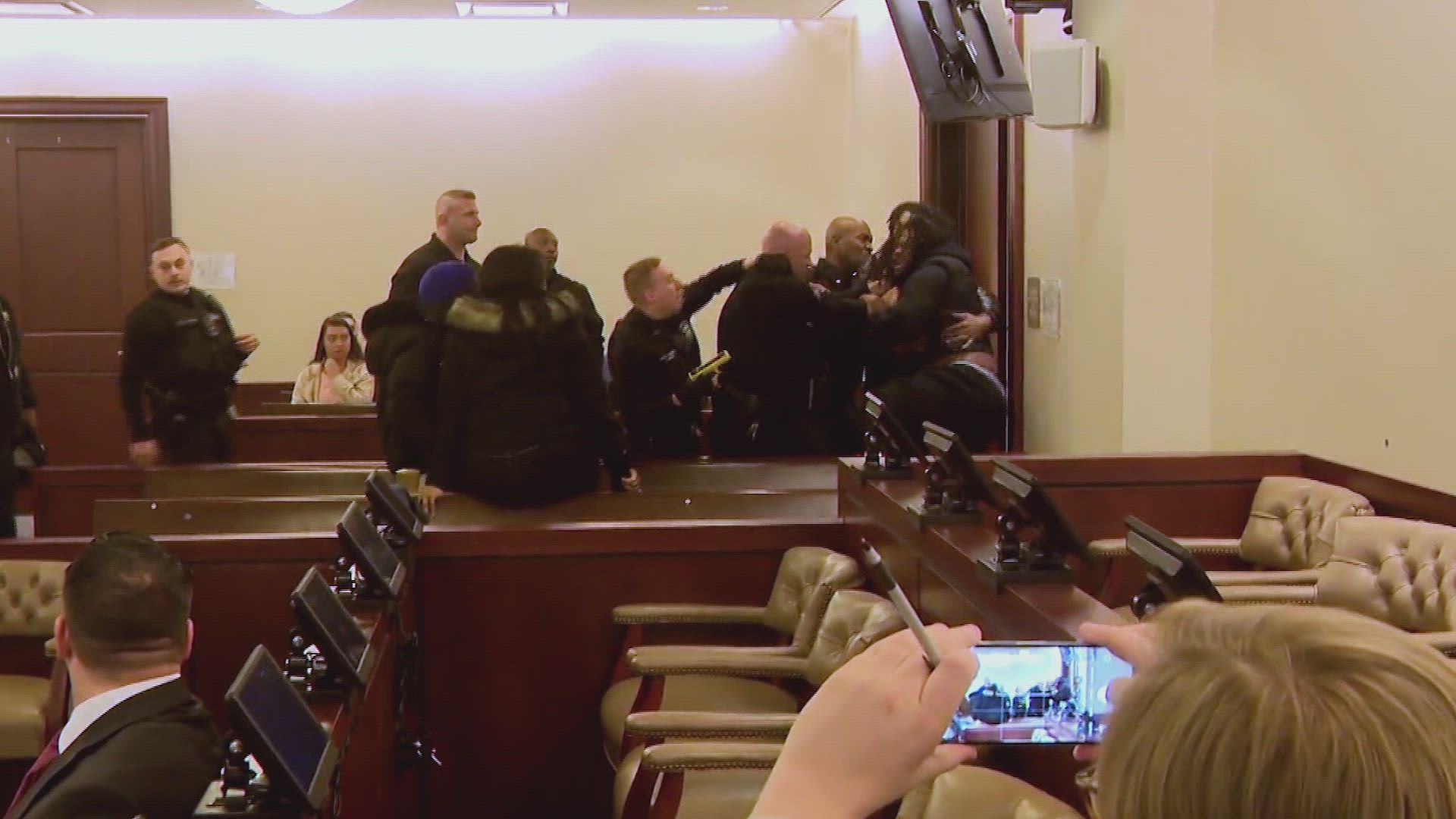 Court Cam - 839