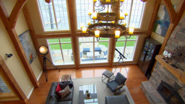 Episode 9 Jessica's Gallery on the Water