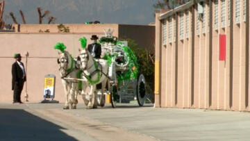 Episode 1 You Can Lead a Horse to a Locker, but You Can't Make Him Bid