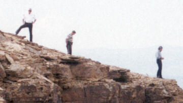 Episode 16 The Flaming Gorge Falls / Caught in the Mail