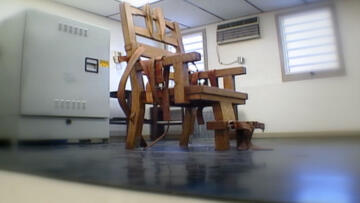 Episode 15 A Killer Named Korn / Night Watchman