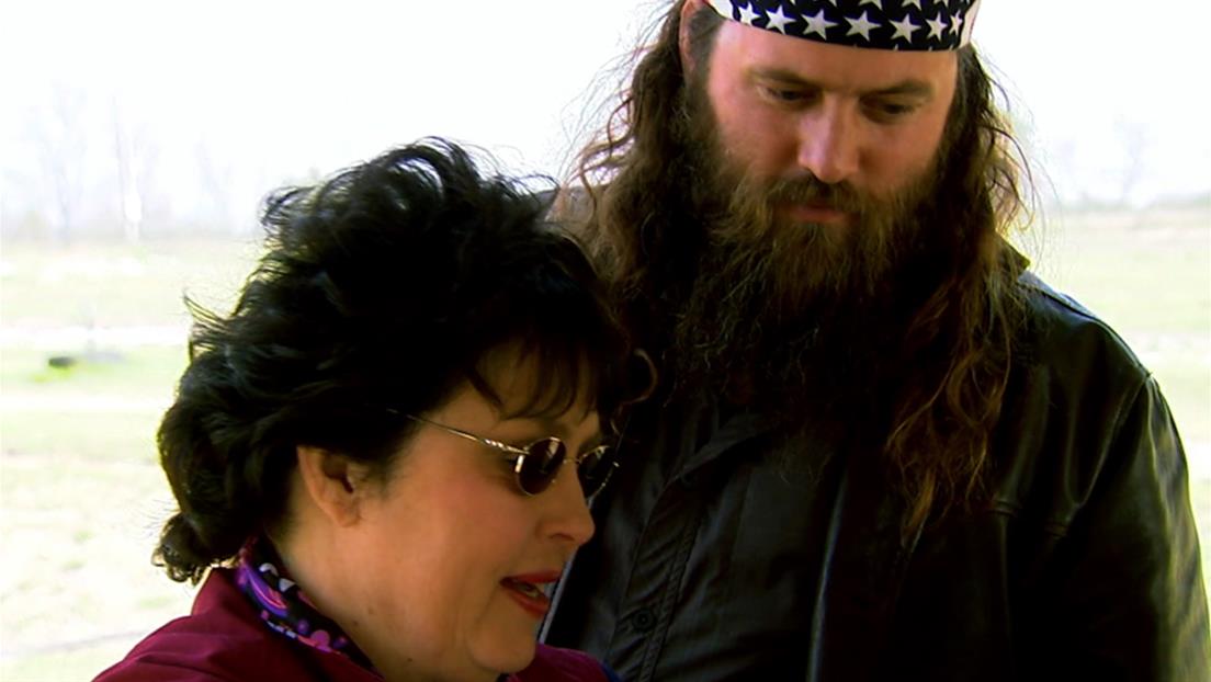 Watch Too Close For Comfort Full Episode Duck Dynasty A E