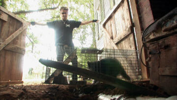 Watch Billy the Exterminator Season 1 Online | A&E